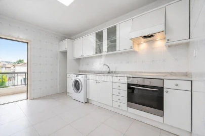 Apartamento T3 para Venda em Ferreiros e Gondizalves