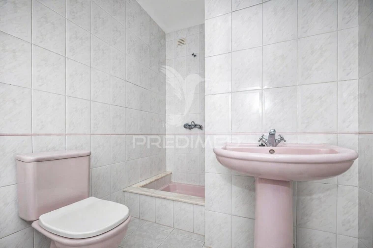 Apartamento T3 para Venda em Ferreiros e Gondizalves Foto 14