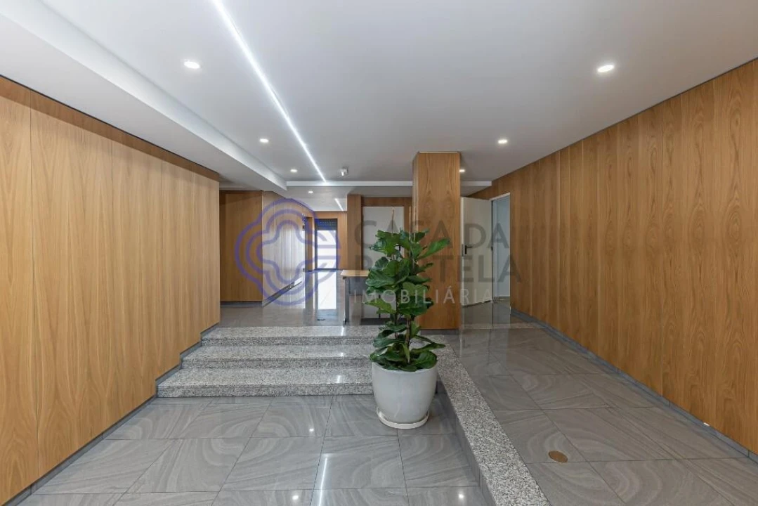 Apartamento T2 para Venda em Cedofeita, Santo Ildefonso, Sé, Miragaia, São Nicolau e Vitória Foto 2