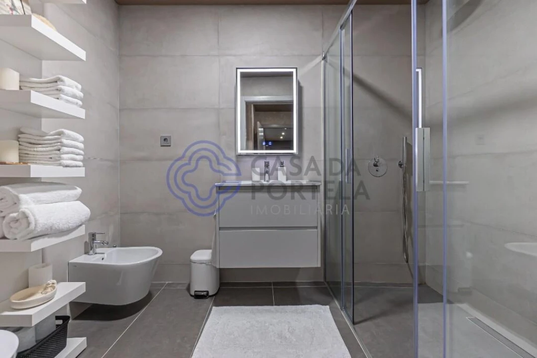 Apartamento T2 para Venda em Cedofeita, Santo Ildefonso, Sé, Miragaia, São Nicolau e Vitória Foto 18