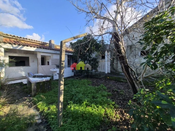 Moradia T3 para Venda em Quinta do Anjo Foto 3