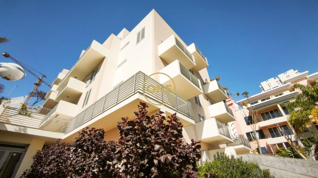 Apartamento T1 para Venda em São Martinho Foto 2