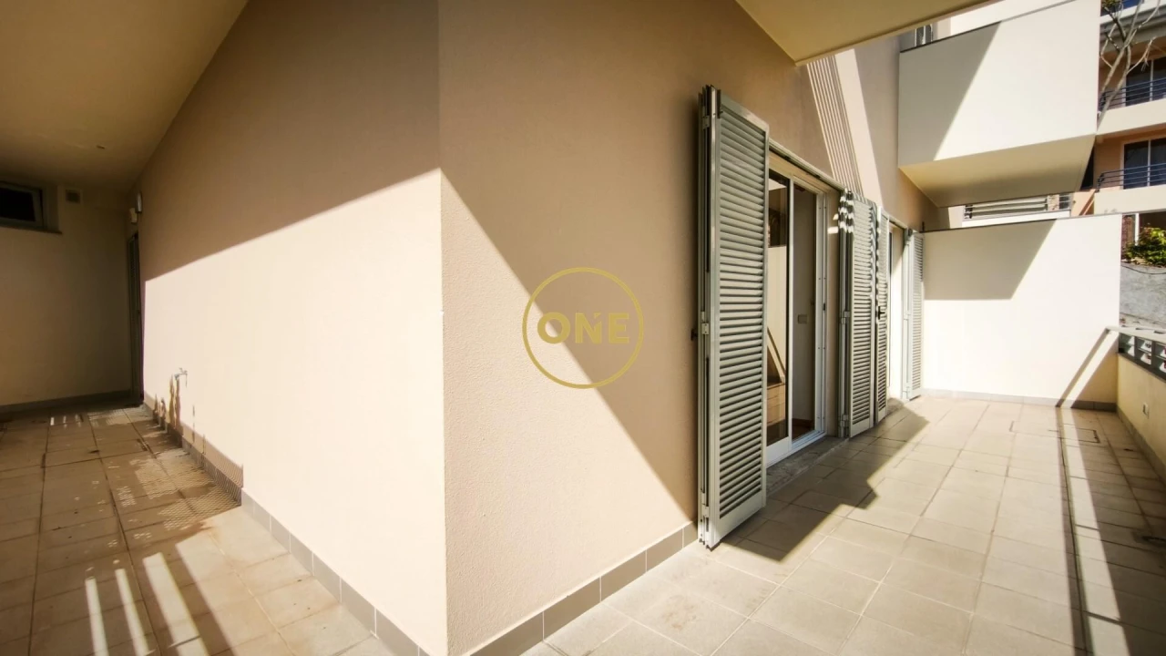 Apartamento T1 para Venda em São Martinho Foto 3