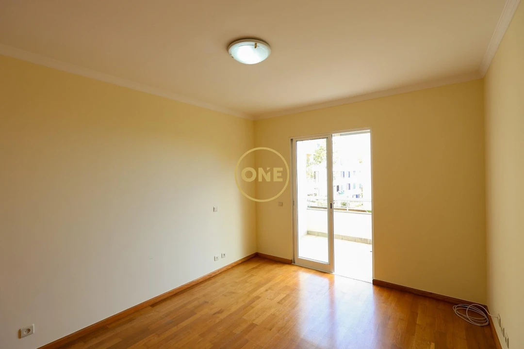 Apartamento T1 para Venda em São Martinho Foto 12