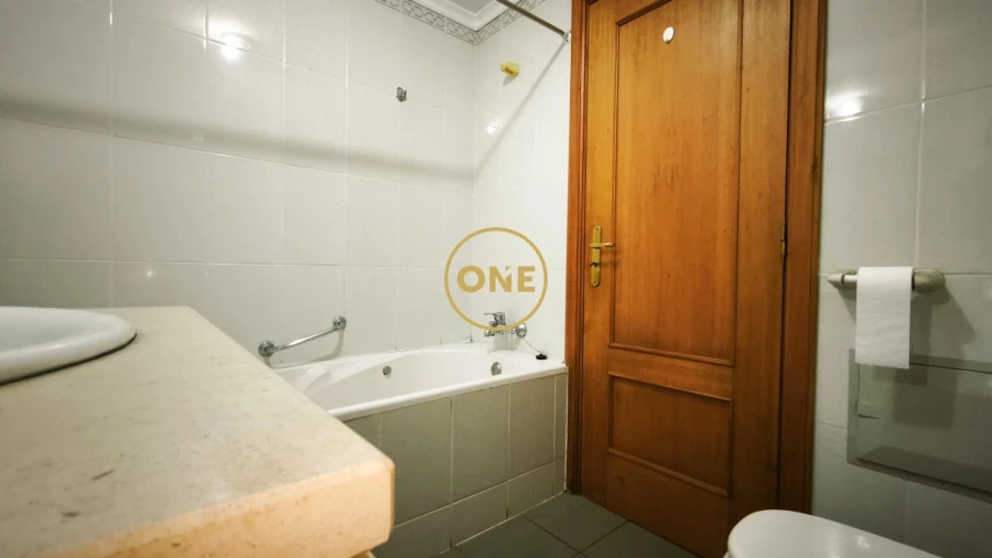 Apartamento T1 para Venda em São Martinho Foto 23