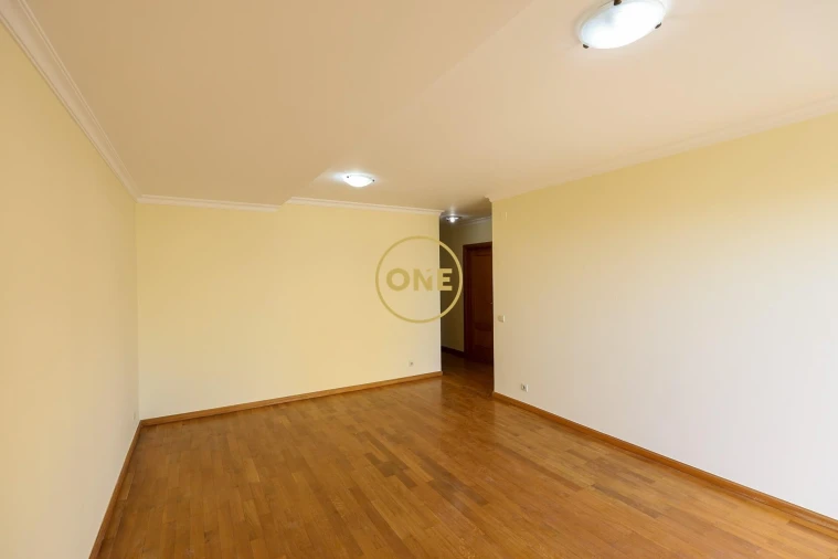 Apartamento T1 para Venda em São Martinho Foto 3