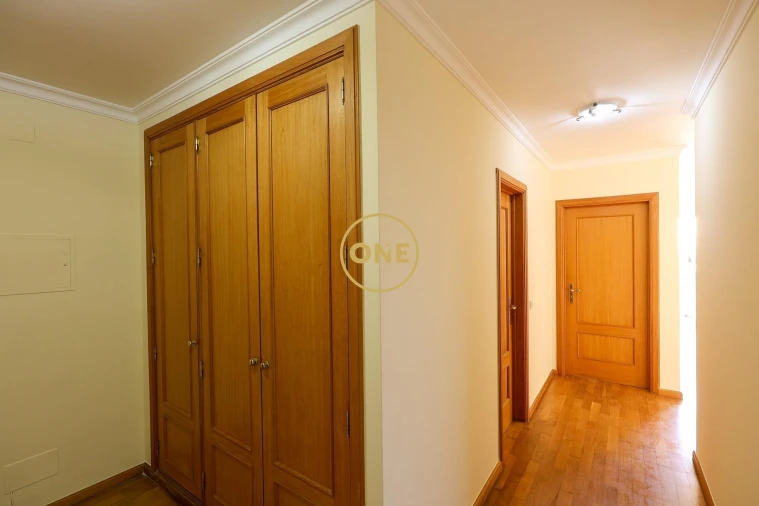 Apartamento T1 para Venda em São Martinho Foto 8