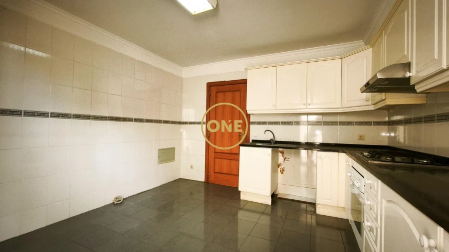 Apartamento T1 para Venda em São Martinho Foto 14