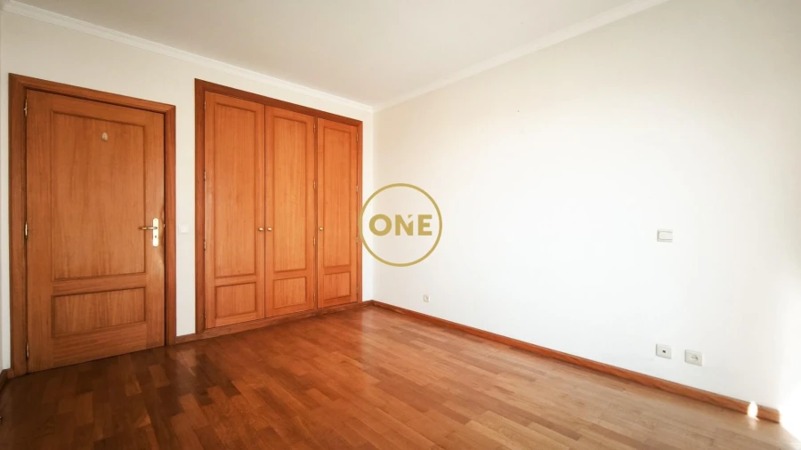 Apartamento T1 para Venda em São Martinho Foto 17