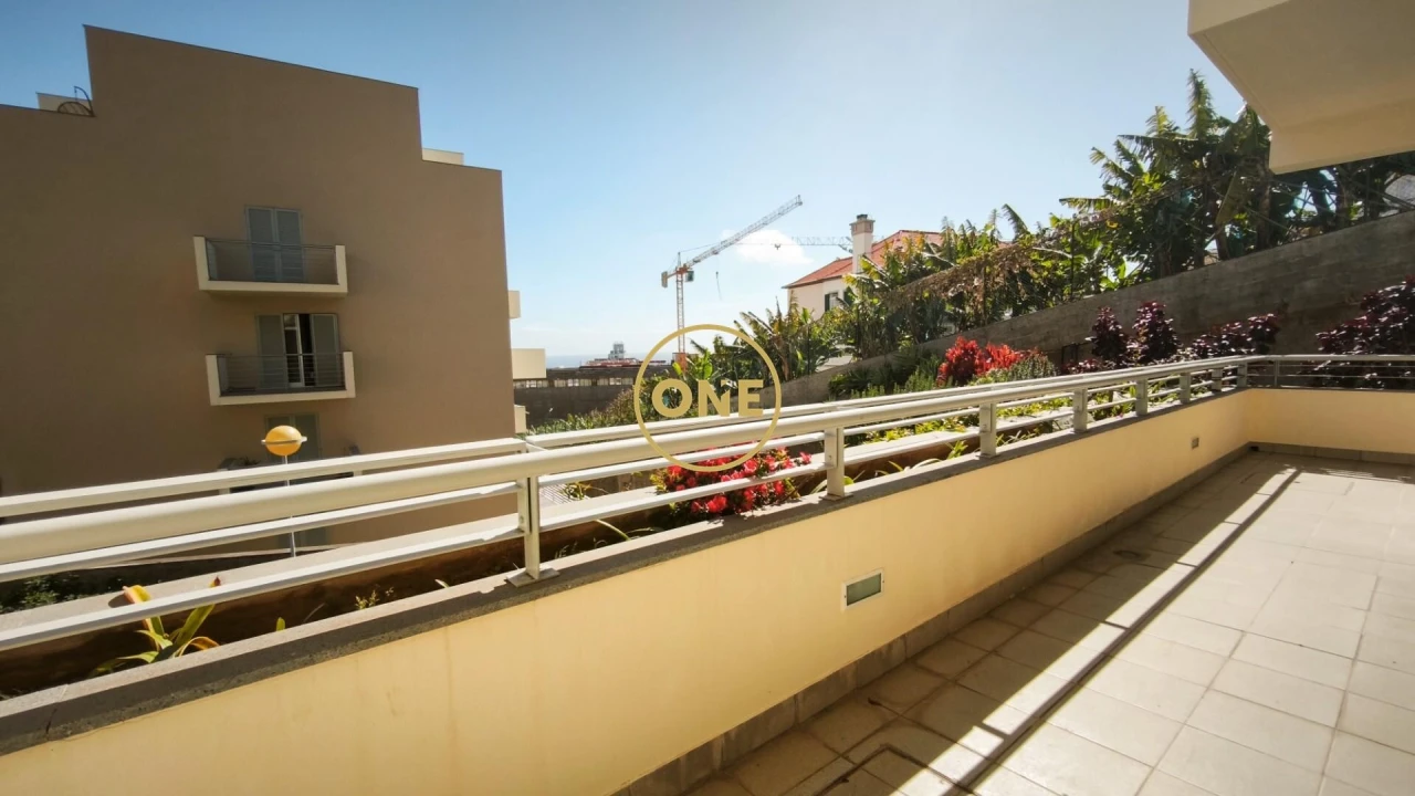 Apartamento T1 para Venda em São Martinho Foto 5