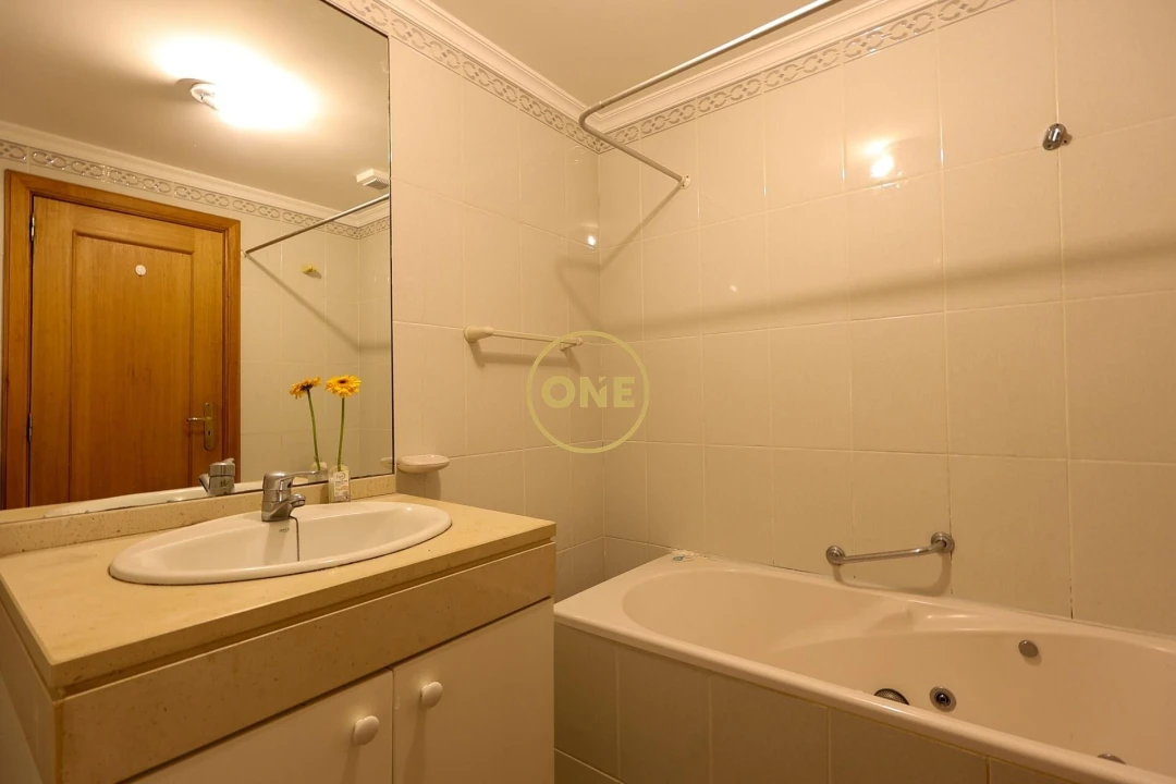 Apartamento T1 para Venda em São Martinho Foto 13
