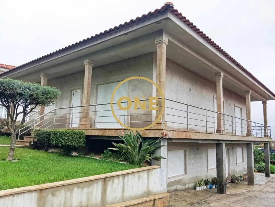 Moradia T3 para Venda em Santo Tirso, Couto (Santa Cristina e São Miguel) e Burgães Foto 2