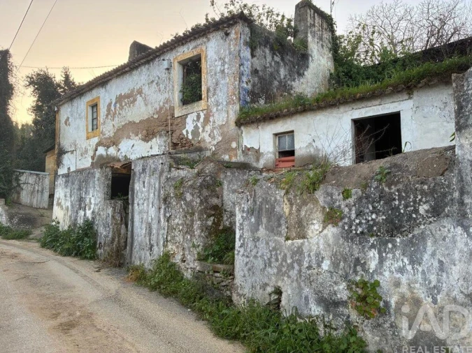 Prédio para Venda em Alenquer (Santo Estêvão e Triana)