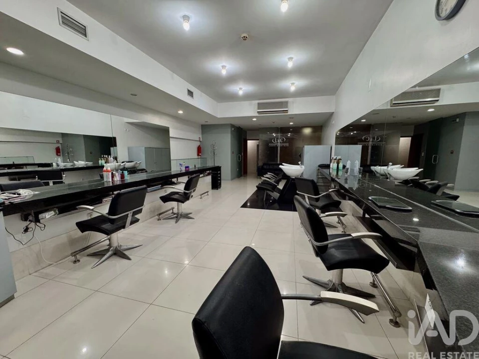 Loja para Venda em Mafamude e Vilar do Paraíso Foto 2