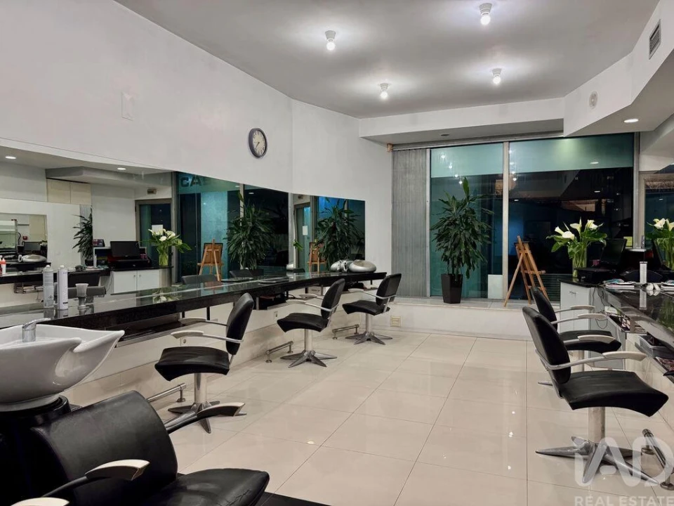 Loja para Venda em Mafamude e Vilar do Paraíso Foto 4