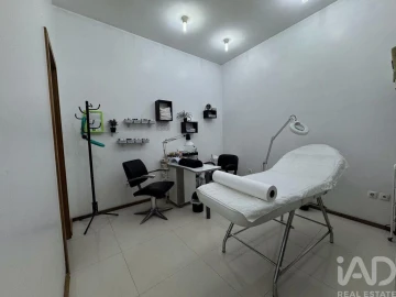 Loja para Venda em Mafamude e Vilar do Paraíso