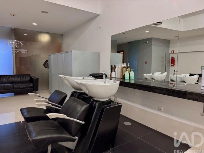 Loja para Venda em Mafamude e Vilar do Paraíso Foto 9