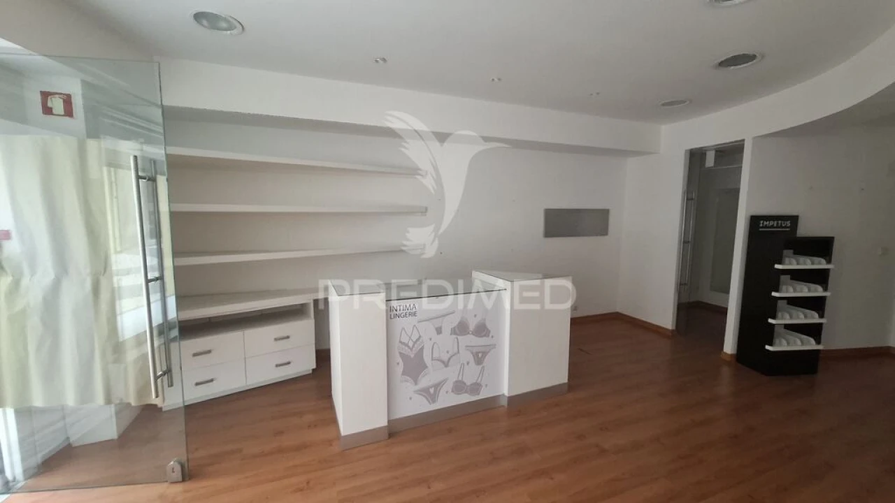 Loja para Arrendamento em Ribeira de Nisa e Carreiras Foto 4