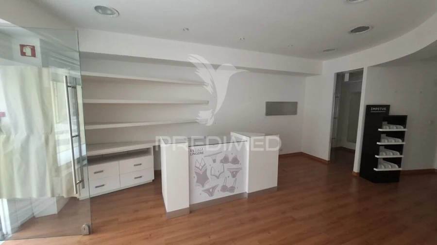 Loja para Arrendamento em Ribeira de Nisa e Carreiras Foto 4