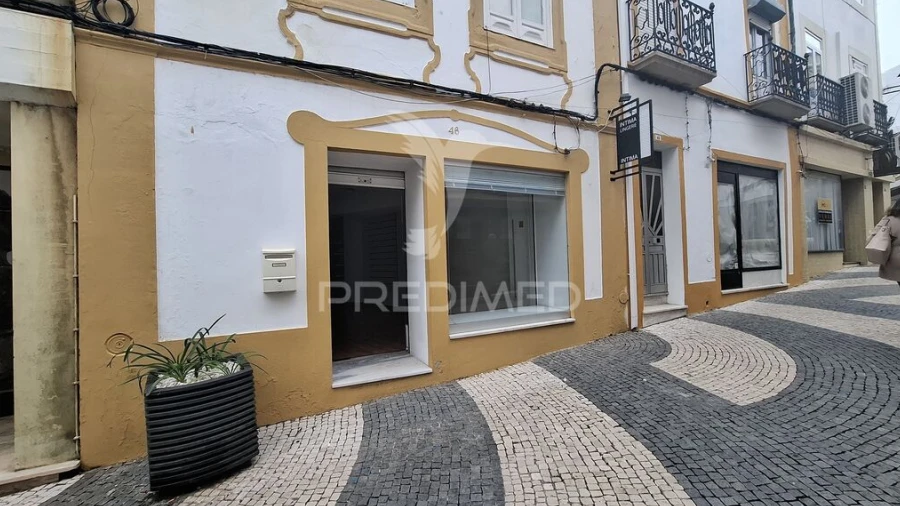 Loja para Arrendamento em Ribeira de Nisa e Carreiras