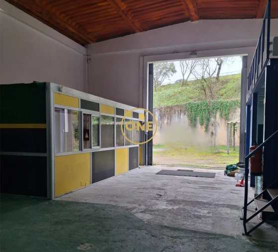 Armazém para Arrendamento em Venda do Pinheiro e Santo Estêvão das Galés Foto 8