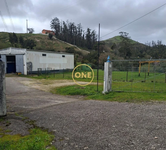 Armazém para Arrendamento em Venda do Pinheiro e Santo Estêvão das Galés Foto 3