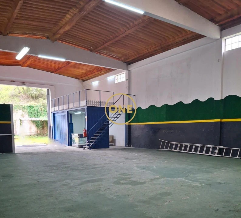 Armazém para Arrendamento em Venda do Pinheiro e Santo Estêvão das Galés Foto 13