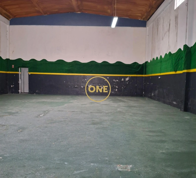 Armazém para Arrendamento em Venda do Pinheiro e Santo Estêvão das Galés Foto 12