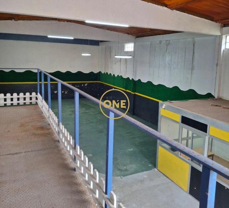 Armazém para Arrendamento em Venda do Pinheiro e Santo Estêvão das Galés Foto 15