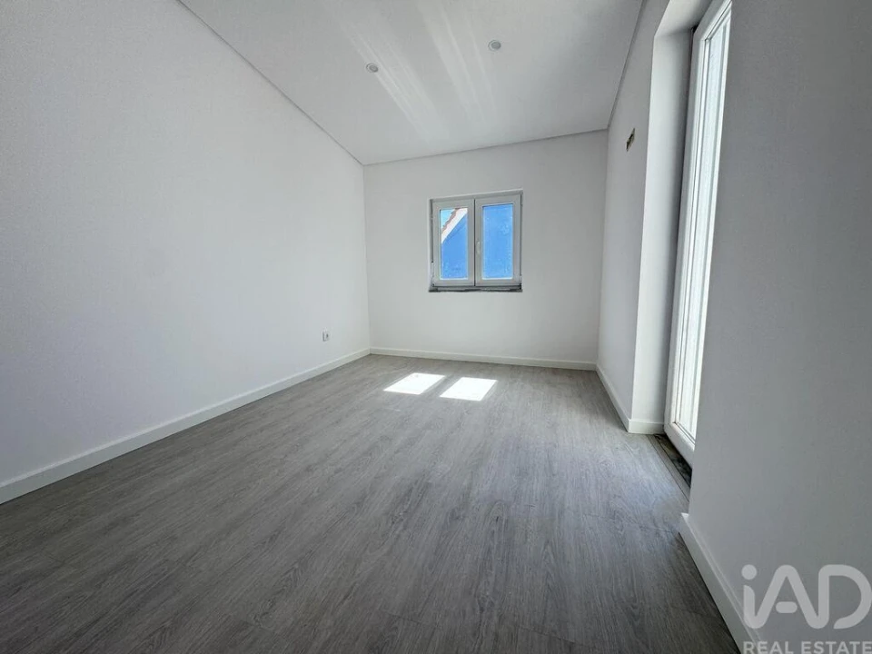 Moradia T3 para Venda em Ventosa Foto 9