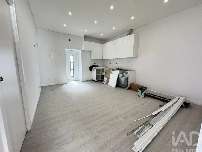 Moradia T3 para Venda em Ventosa Foto 6