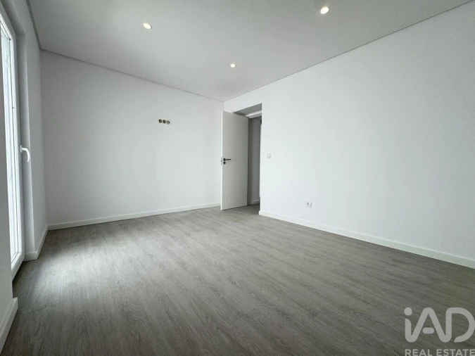 Moradia T3 para Venda em Ventosa Foto 5