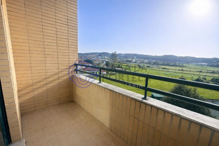 Apartamento T2 para Venda em Folgosa Foto 13