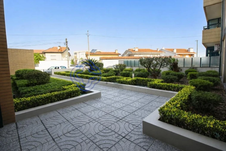 Apartamento T2 para Venda em Folgosa Foto 19