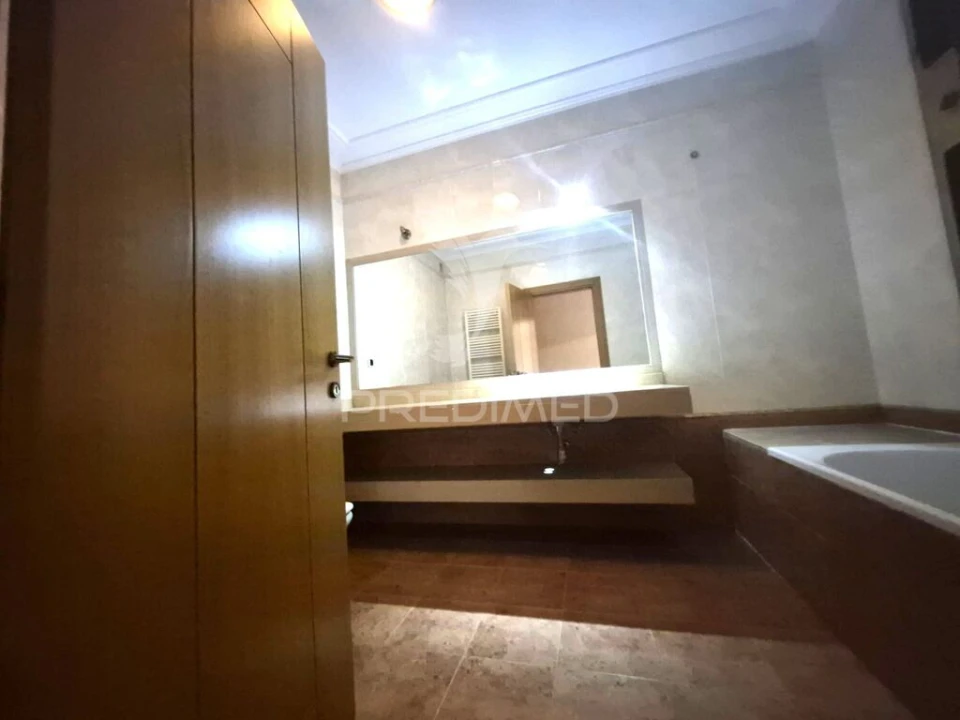 Apartamento T2 para Venda em Vila Franca de Xira Foto 9