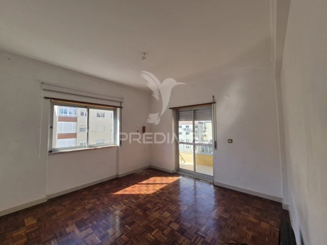 Apartamento T2 para Venda em Rio de Mouro Foto 4