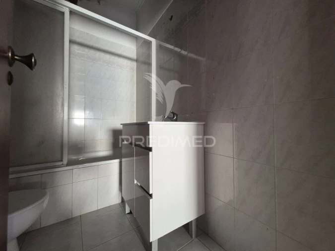 Apartamento T2 para Venda em Rio de Mouro Foto 7