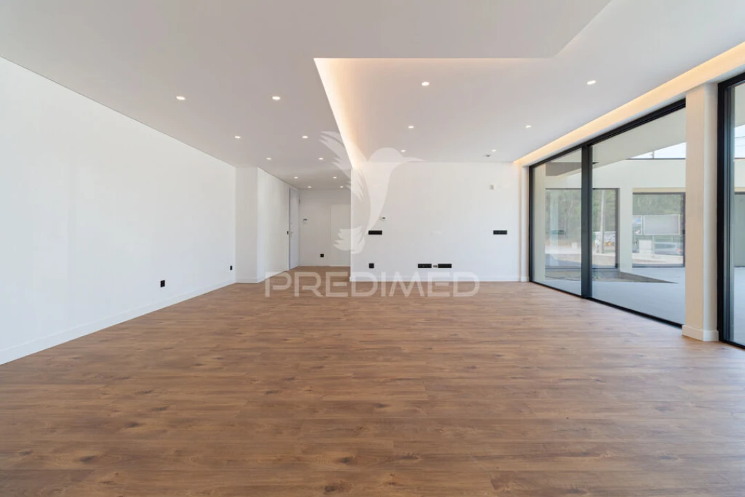 Moradia T5 para Venda em Charneca de Caparica e Sobreda Foto 7