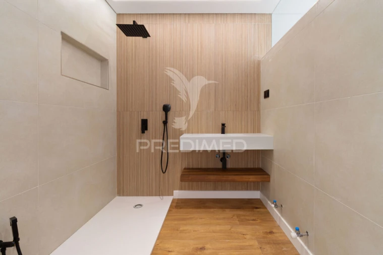 Moradia T5 para Venda em Charneca de Caparica e Sobreda Foto 17