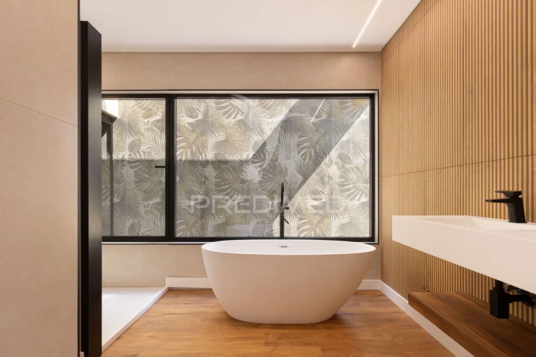 Moradia T5 para Venda em Charneca de Caparica e Sobreda Foto 12