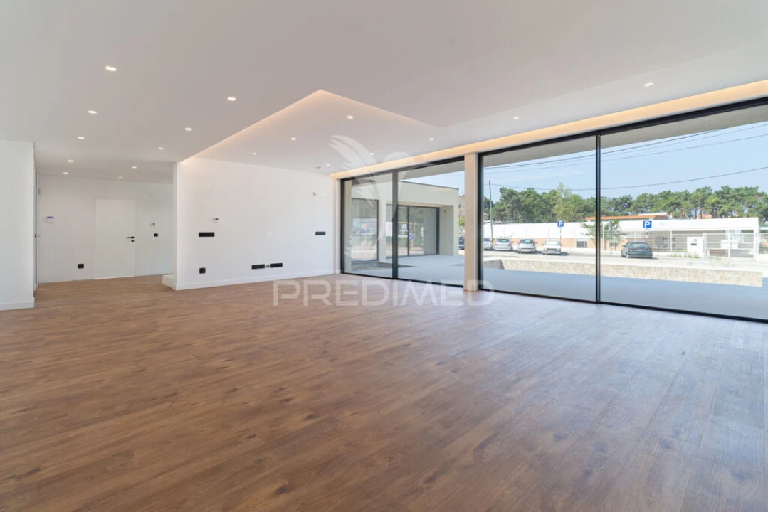 Moradia T5 para Venda em Charneca de Caparica e Sobreda Foto 9