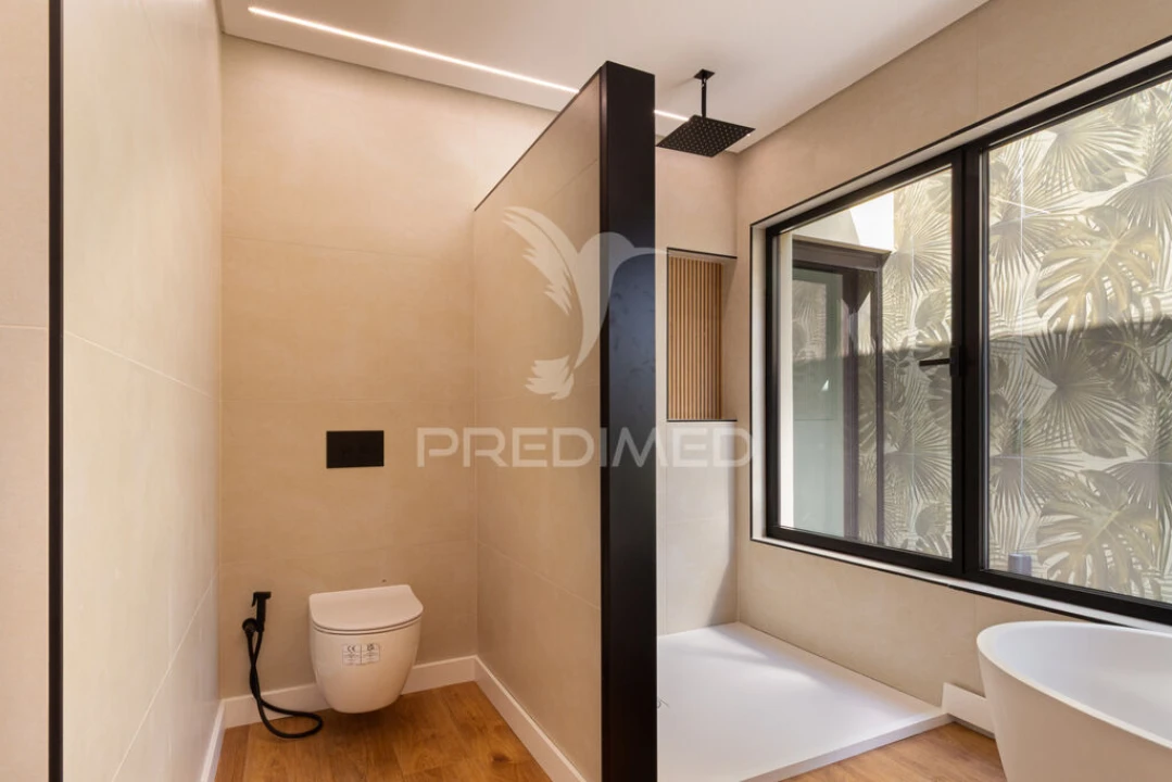 Moradia T5 para Venda em Charneca de Caparica e Sobreda Foto 14