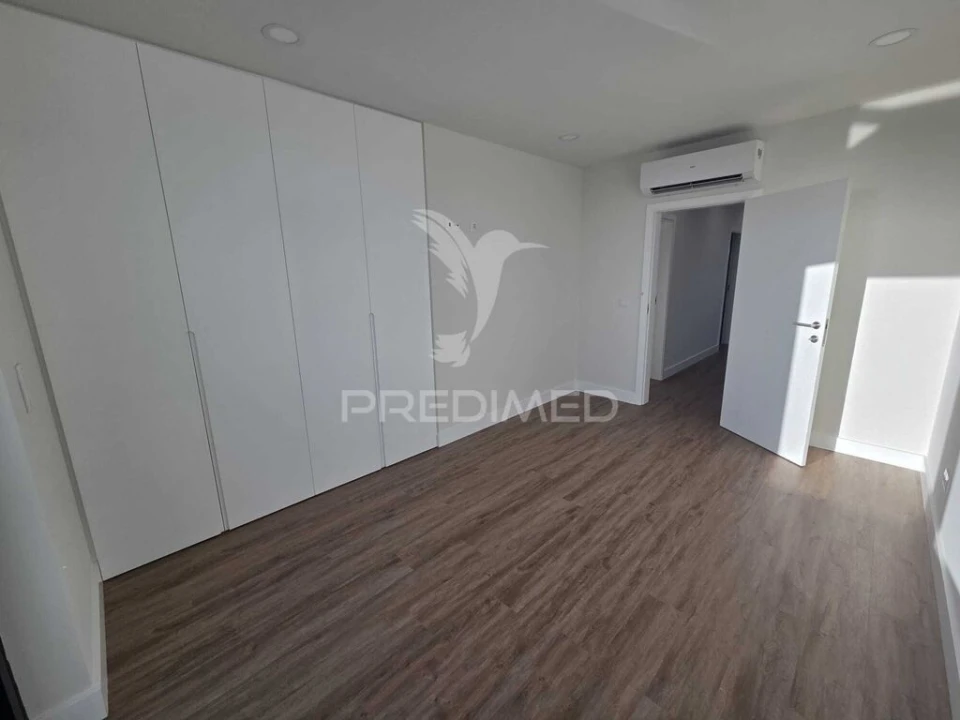 Moradia T4 para Venda em Aradas Foto 14