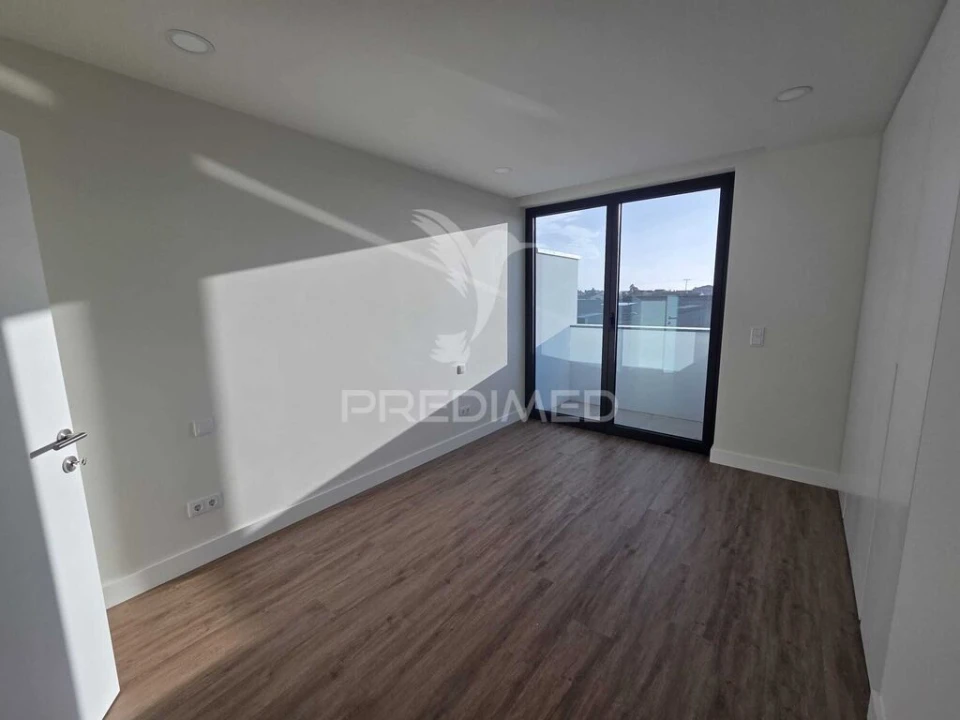 Moradia T4 para Venda em Aradas Foto 16