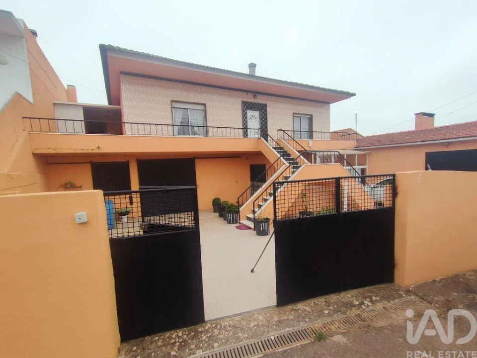 Moradia T5 para Venda em Painho e Figueiros Foto 2