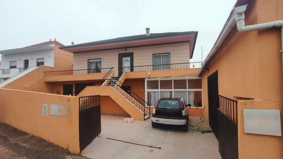 Moradia T5 para Venda em Painho e Figueiros