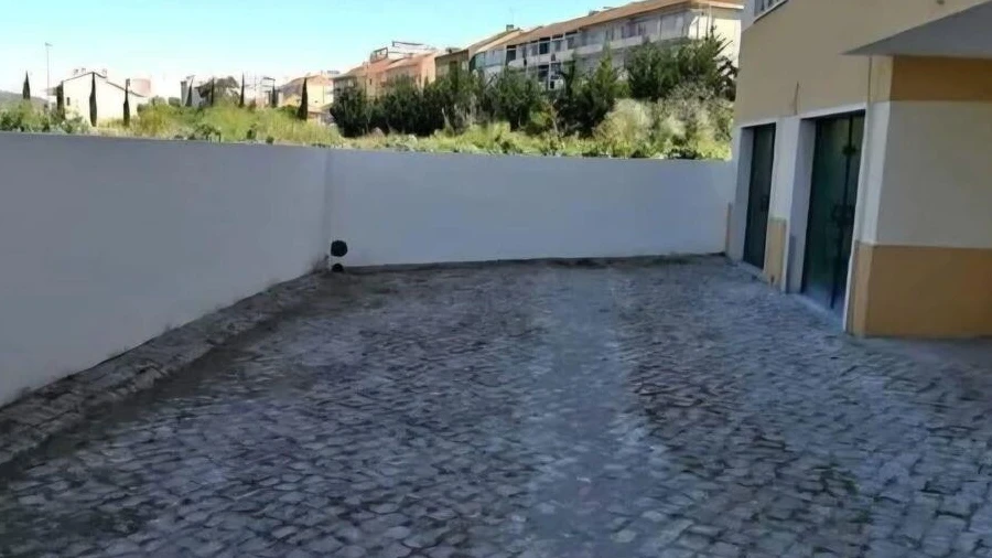 Garagem para Venda em União das Freguesias de Setúbal