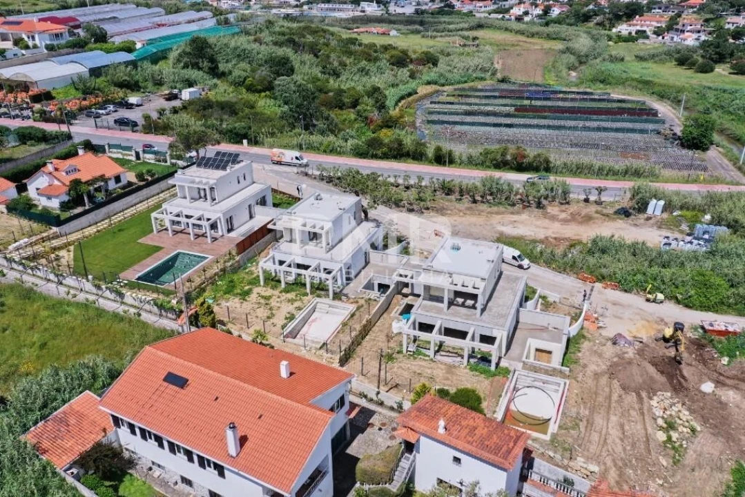 Moradia T4 para Venda em Colares Foto 6