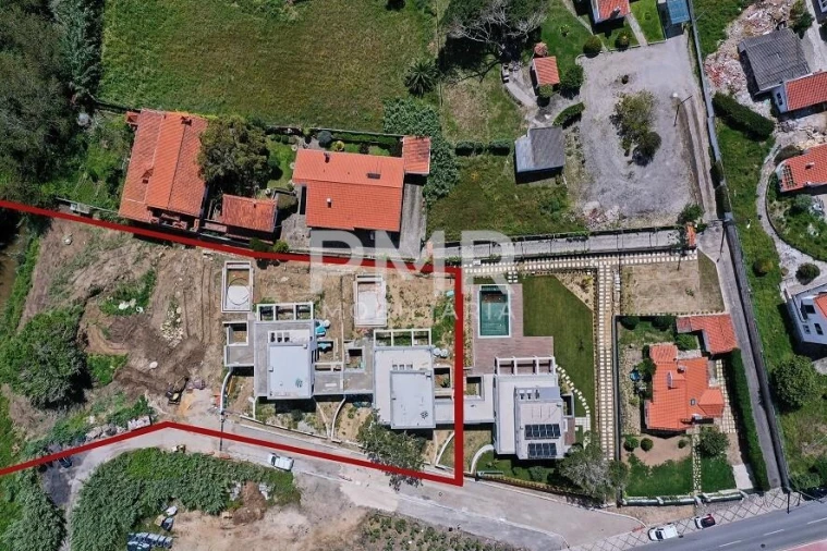 Moradia T4 para Venda em Colares Foto 5