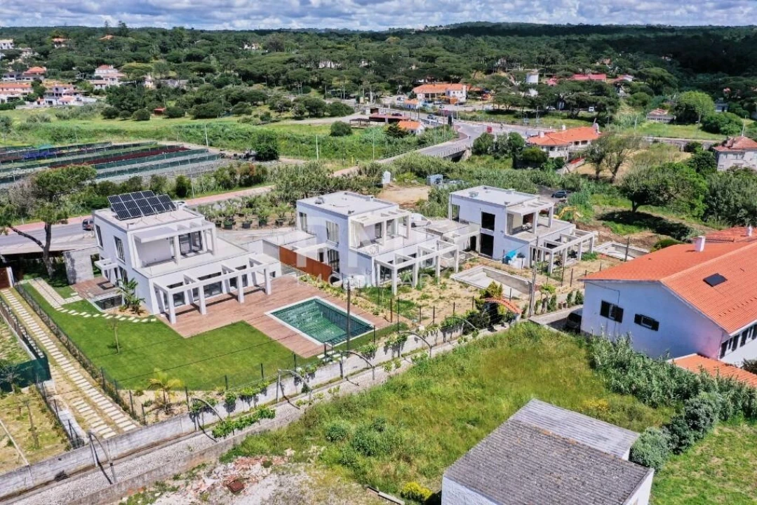 Moradia T4 para Venda em Colares Foto 7